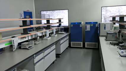 上海化妝品OEM中的靶向活性物技術 引領眼精華研發新浪潮